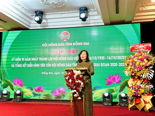 đ.c Hằng phát biểu.jpg