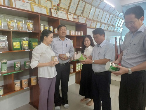 14.8 khao sat 1.jpg
