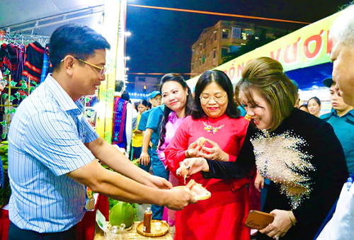 HND MINH HƯNG THAM GIA PHIÊN CHỢ BÌNH ĐÔNG.png