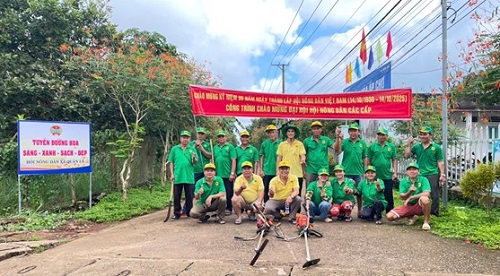 XÃ Thống nhất ra quân vệ sinh MT 8.10.jpg