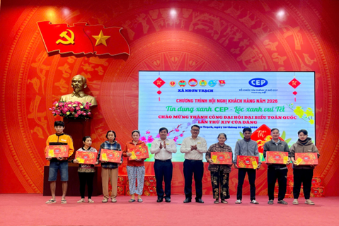 Xã Nhơn Trạch tặng quà tét 2026.png