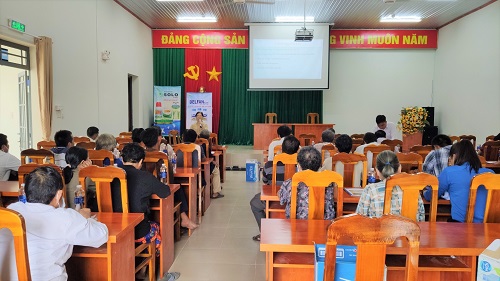 nông dân xã Phú Lợi tham dự tập huấn.jpg