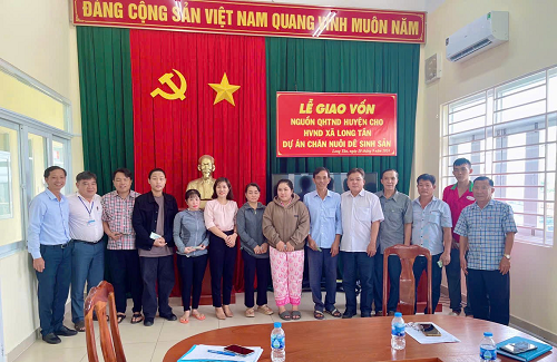 trao vốn xã Long Tân 20.9.png