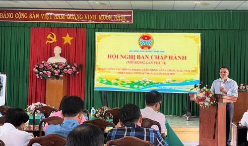 Đồng chí Nguyễn Văn Sơn khai mạc hội nghị.png